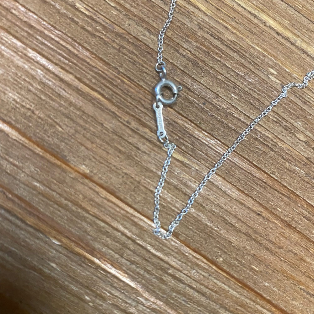 LIKE NEW! Tiffany & Co. Paloma Picasso Olive Leaf Heart Sterling Silver Necklace - Picture 8 of 10